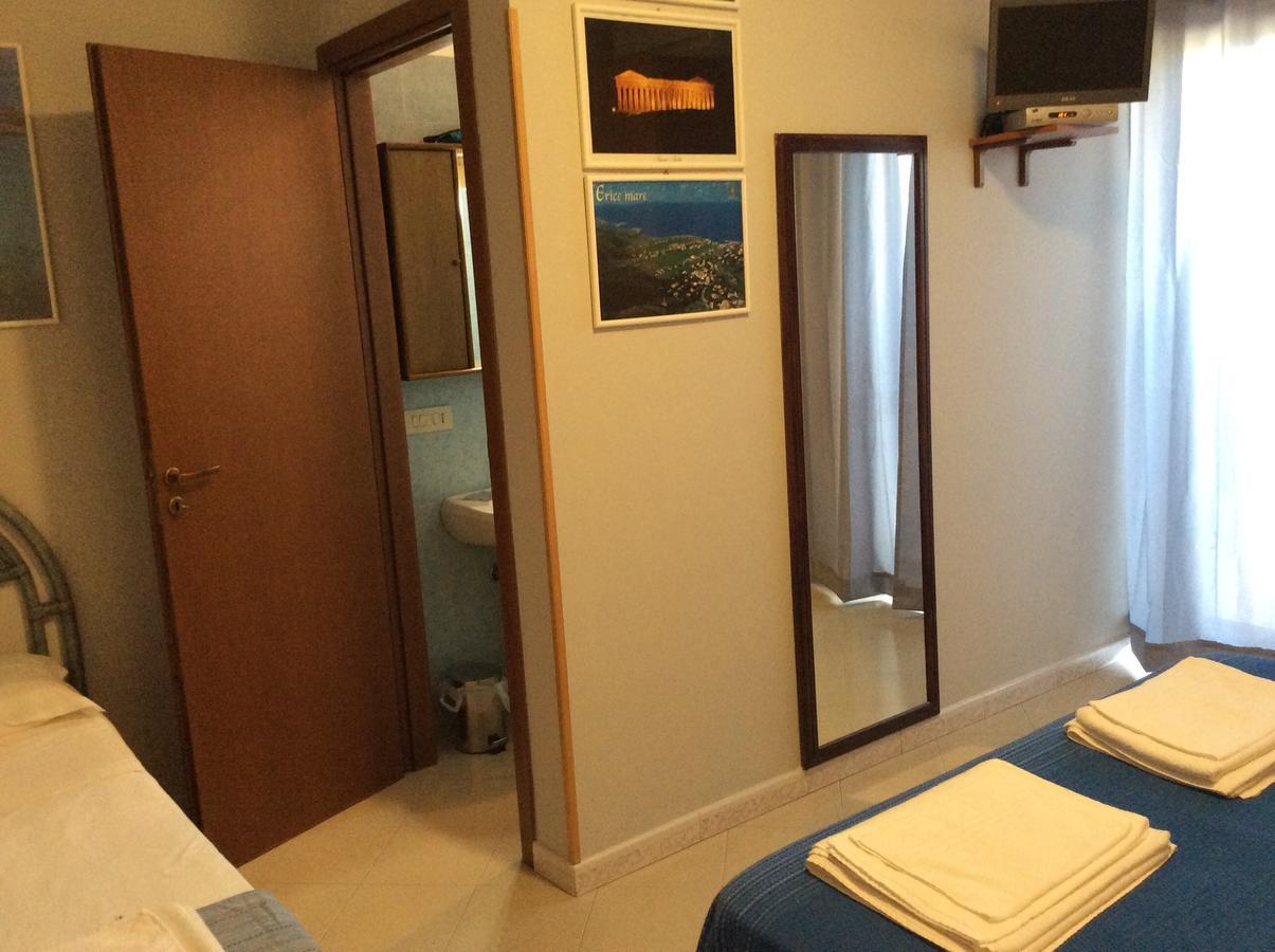 Orlando Vacanze Camere Erice Exteriör bild